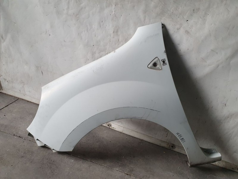 Recambio de aleta delantera izquierda para renault kangoo profesional referencia OEM IAM 631011587R  TOCADA