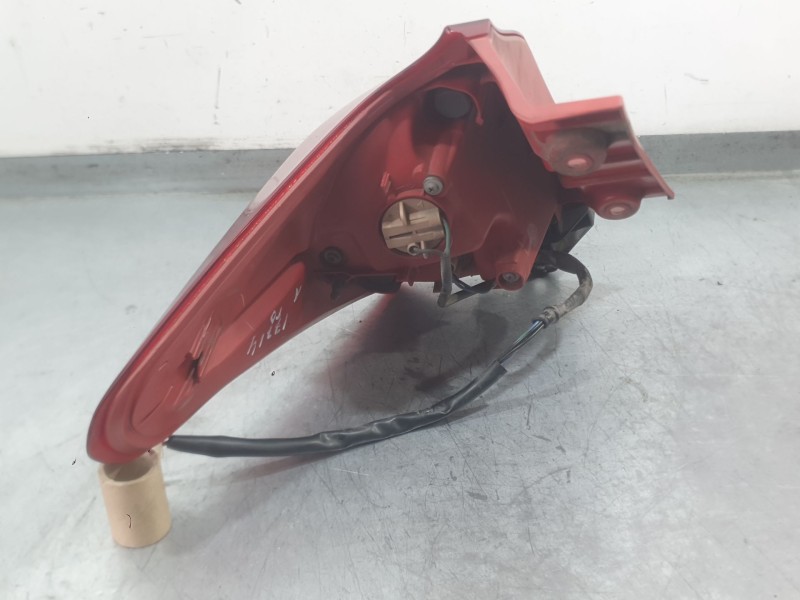 Recambio de piloto trasero derecho exterior para toyota auris (_e18_) 1.4 d-4d (nde180_) referencia OEM IAM 8155102740  