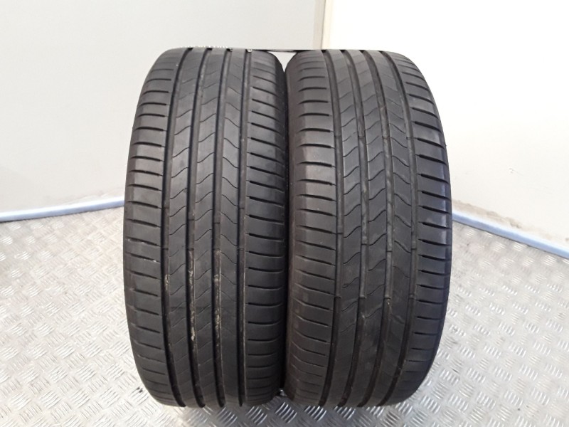 Recambio de neumatico pareja para neumaticos reutilizados - referencia OEM IAM 215501892W BRIDGESTONE 215/50/18/92W