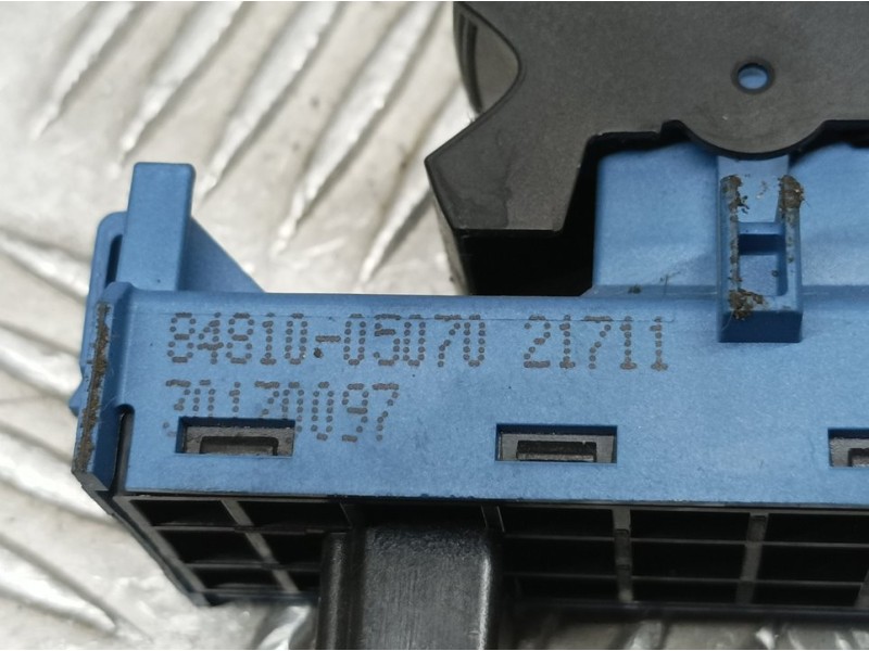 Recambio de mando elevalunas trasero izquierdo para toyota avensis (t27) active referencia OEM IAM 8481005070  