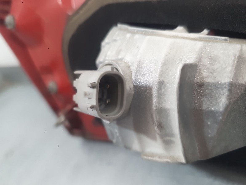 Recambio de piloto trasero derecho interior para toyota auris (_e18_) 1.4 d-4d (nde180_) referencia OEM IAM 8158102460  