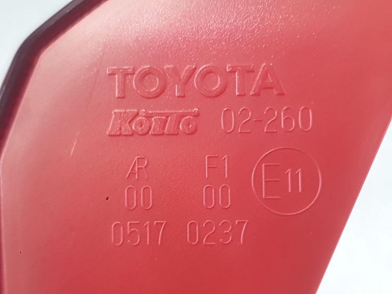 Recambio de piloto trasero derecho interior para toyota auris (_e18_) 1.4 d-4d (nde180_) referencia OEM IAM 8158102460  