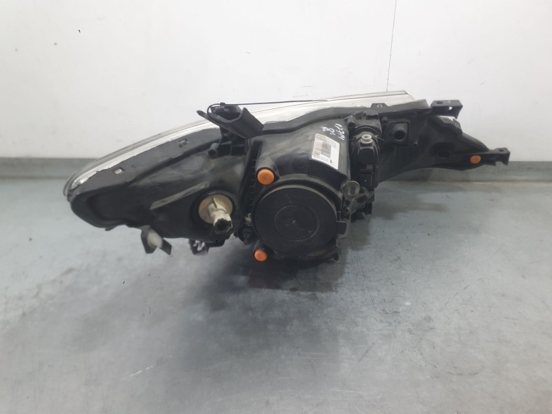 Recambio de faro izquierdo para toyota auris (_e18_) 1.4 d-4d (nde180_) referencia OEM IAM 8117002J61  