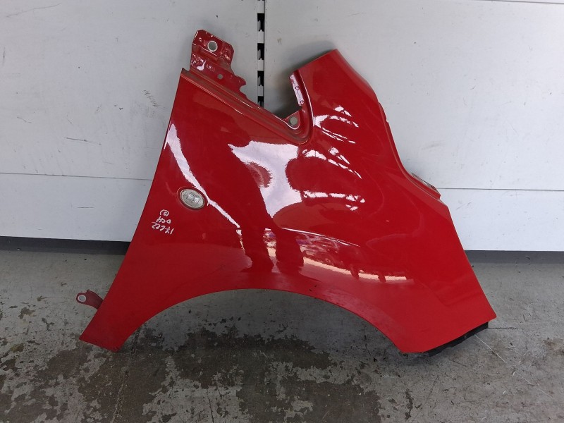 Recambio de aleta delantera derecha para ford ka (ru8) 1.2 referencia OEM IAM 1673511  