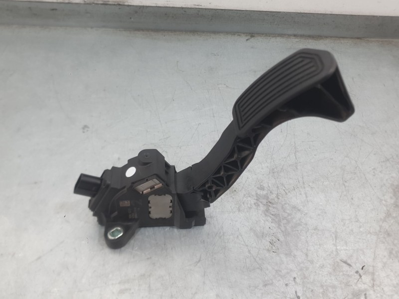 Recambio de potenciometro pedal para toyota auris (_e18_) 1.4 d-4d (nde180_) referencia OEM IAM 781100W040  