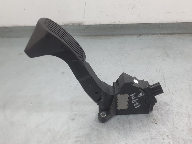 Recambio de potenciometro pedal para toyota auris (_e18_) 1.4 d-4d (nde180_) referencia OEM IAM 781100W040  