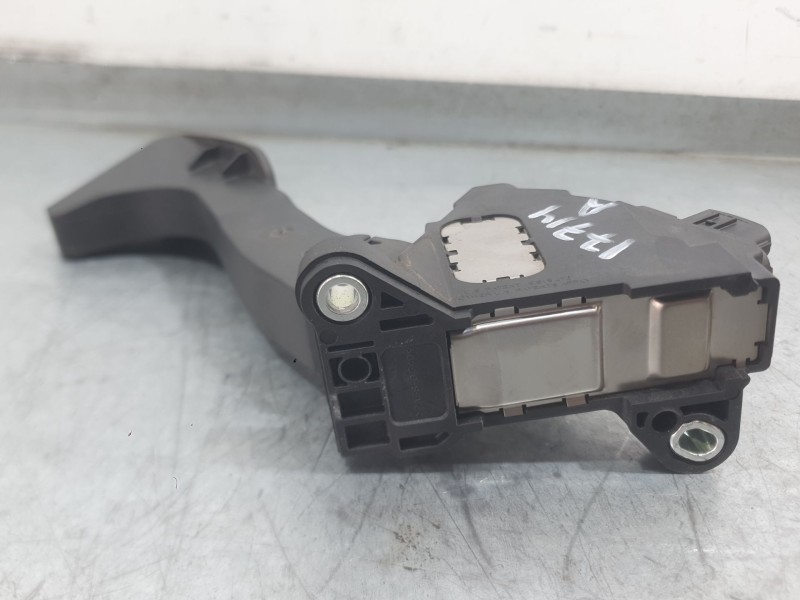 Recambio de potenciometro pedal para toyota auris (_e18_) 1.4 d-4d (nde180_) referencia OEM IAM 781100W040  
