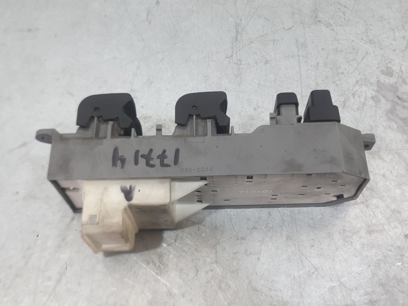 Recambio de mando elevalunas delantero izquierdo para toyota auris (_e18_) 1.4 d-4d (nde180_) referencia OEM IAM 8482002320  