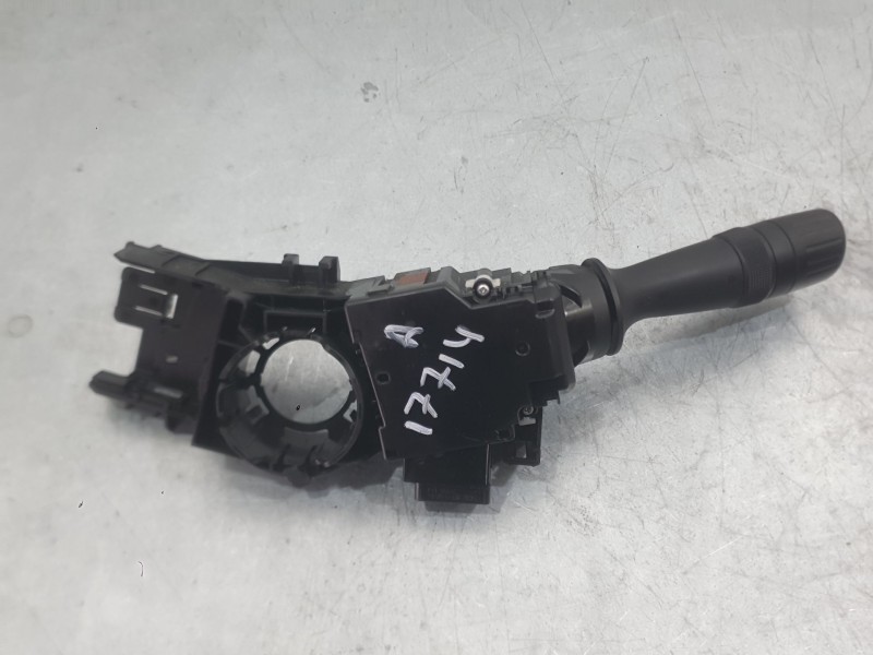 Recambio de mando luces y limpia para toyota auris (_e18_) 1.4 d-4d (nde180_) referencia OEM IAM 8414002730  8465202540