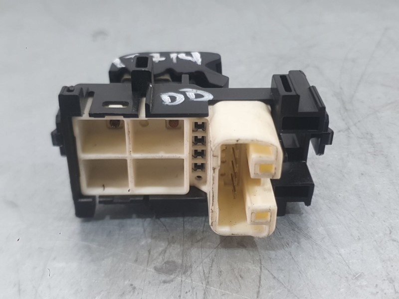 Recambio de mando elevalunas delantero derecho para toyota auris (_e18_) 1.4 d-4d (nde180_) referencia OEM IAM 848100D030  