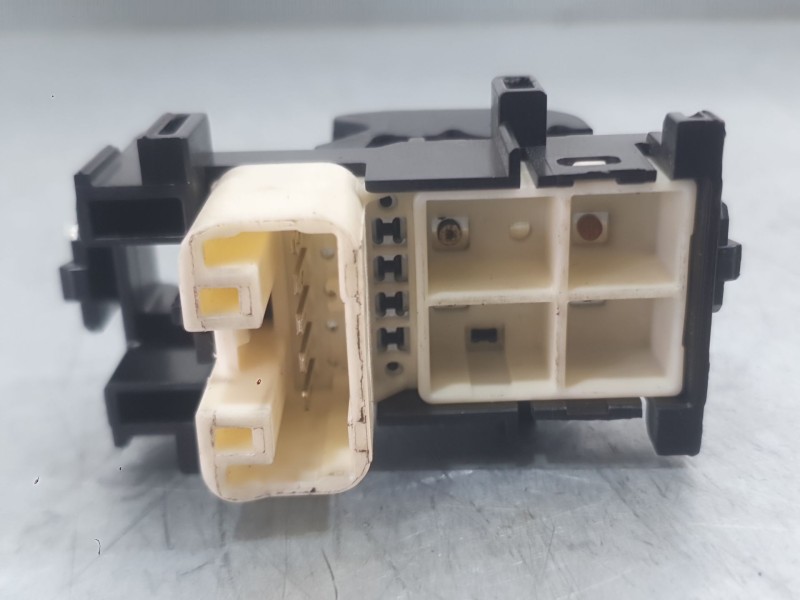 Recambio de mando elevalunas delantero derecho para toyota auris (_e18_) 1.4 d-4d (nde180_) referencia OEM IAM 848100D030  