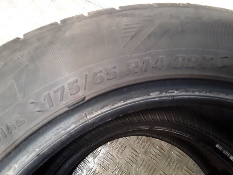 Recambio de neumatico pareja para neumaticos reutilizados - referencia OEM IAM 175651482T KORMORAN 175/65/14/82T