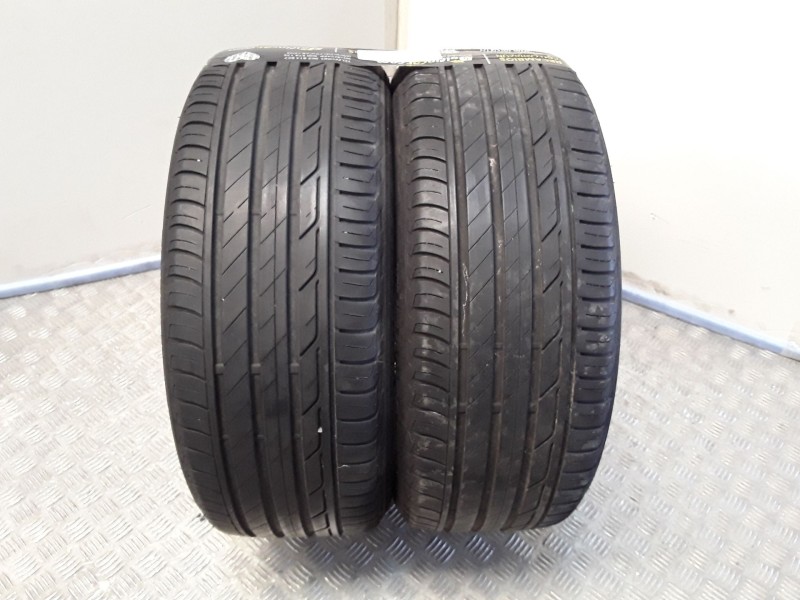 Recambio de neumatico pareja para neumaticos reutilizados - referencia OEM IAM 215501892W BRIDGESTONE 215/50/18/92W