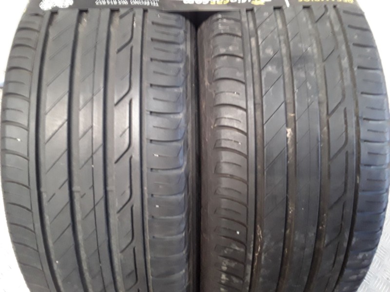 Recambio de neumatico pareja para neumaticos reutilizados - referencia OEM IAM 215501892W BRIDGESTONE 215/50/18/92W