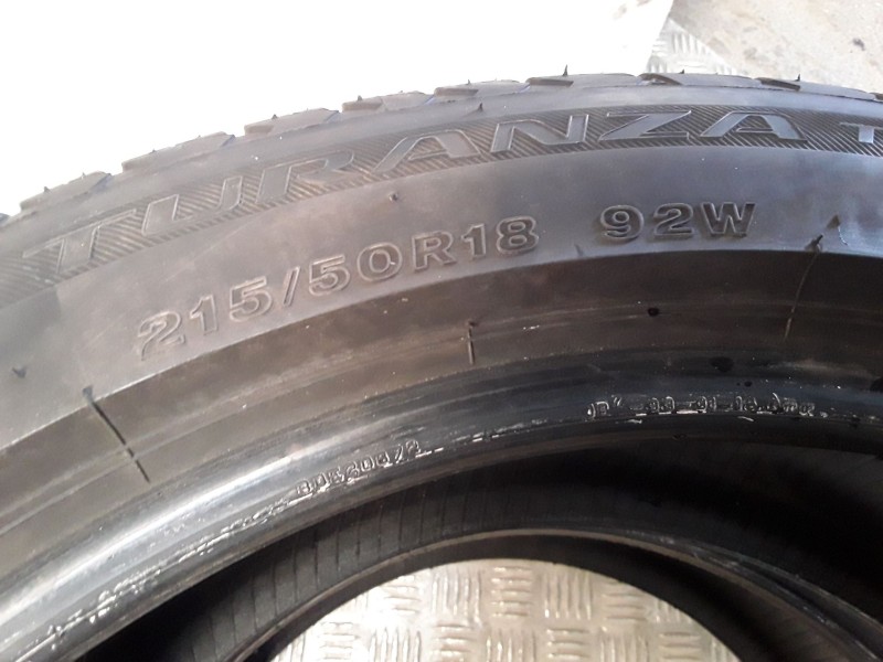 Recambio de neumatico pareja para neumaticos reutilizados - referencia OEM IAM 215501892W BRIDGESTONE 215/50/18/92W