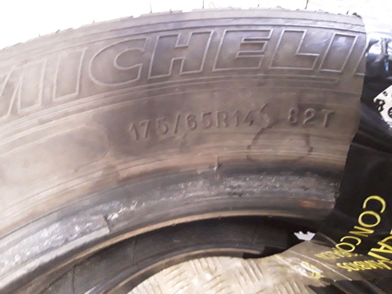 Recambio de neumatico pareja para neumaticos reutilizados - referencia OEM IAM 175651482T MICHELIN 175/65/14/82T