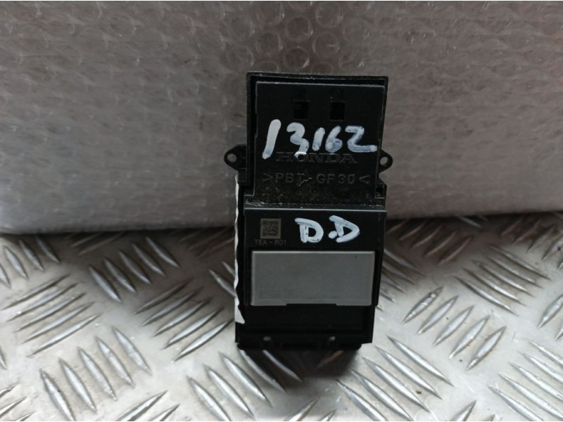 Recambio de mando elevalunas delantero derecho para honda civic lim.5 (fk) 1.5 sport referencia OEM IAM 83545TGGF110BLK  