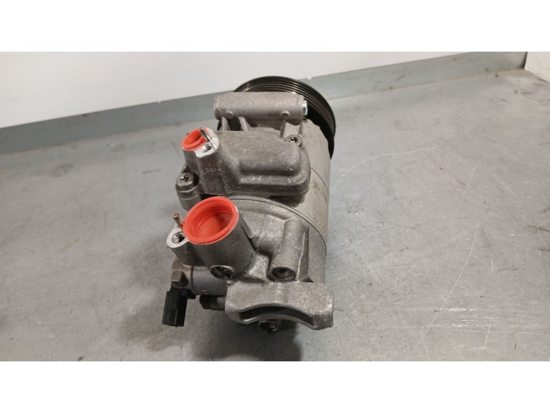 Recambio de compresor aire acondicionado para volkswagen golf vi (5k1) 1.6 tdi referencia OEM IAM 1K0820808F  