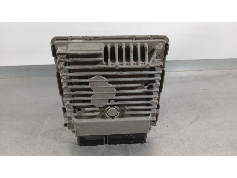 Recambio de centralita motor uce para volkswagen golf vi (5k1) 1.6 tdi referencia OEM IAM 03L997557T  