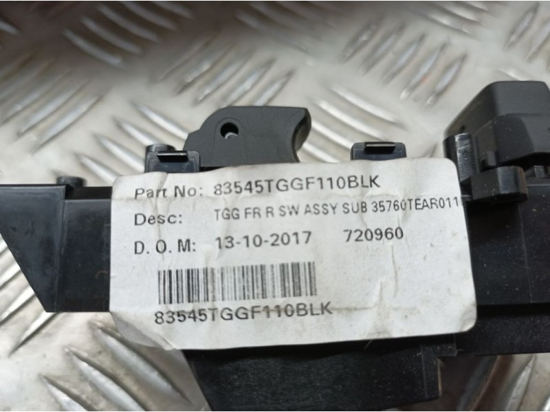 Recambio de mando elevalunas delantero derecho para honda civic lim.5 (fk) 1.5 sport referencia OEM IAM 83545TGGF110BLK  