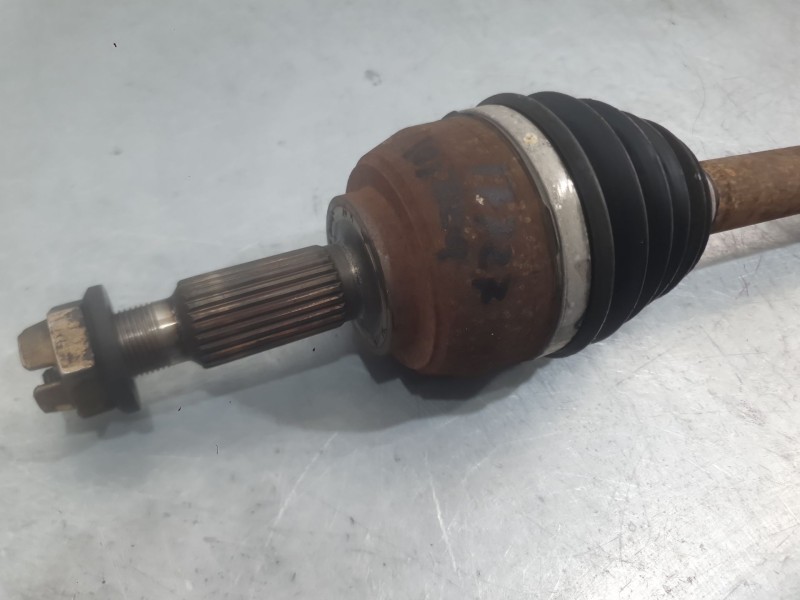 Recambio de transmision delantera izquierda para renault megane ii (bm0/1_, cm0/1_) 1.5 dci (bm1e, cm1e) referencia OEM IAM 8200