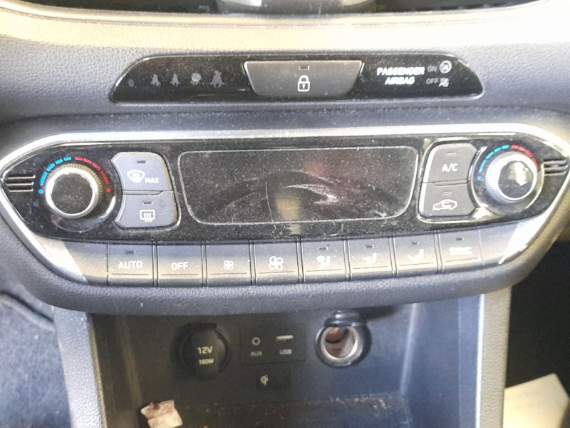 Recambio de mando climatizador para hyundai i30 fastback (pde, pden) 1.0 t-gdi referencia OEM IAM 97250G4200VCA  