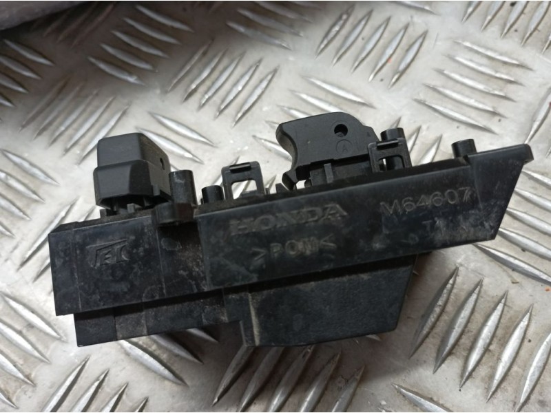 Recambio de mando elevalunas delantero derecho para honda civic lim.5 (fk) 1.5 sport referencia OEM IAM 83545TGGF110BLK  