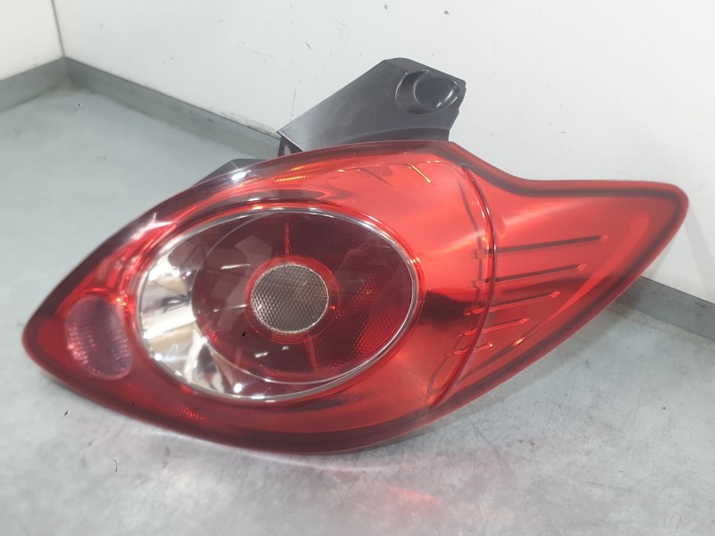 Recambio de piloto trasero derecho para ford ka (ru8) 1.2 referencia OEM IAM 1579394  