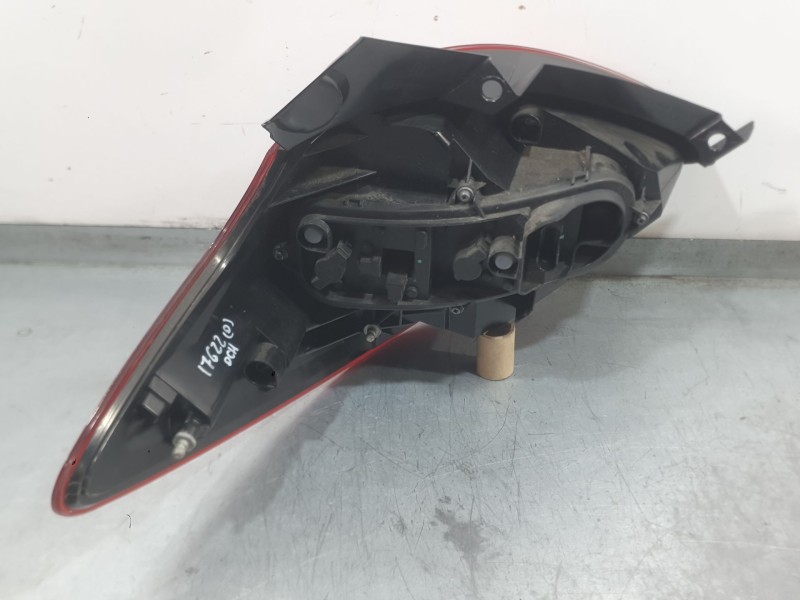 Recambio de piloto trasero derecho para ford ka (ru8) 1.2 referencia OEM IAM 1579394  