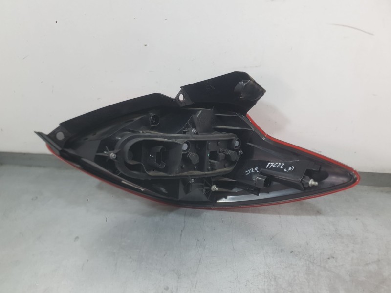 Recambio de piloto trasero izquierdo para ford ka (ru8) 1.2 referencia OEM IAM 1579396  