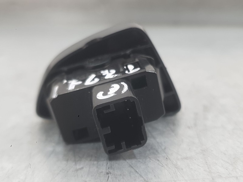 Recambio de mando elevalunas delantero derecho para ford ka (ru8) 1.2 referencia OEM IAM 1571470  