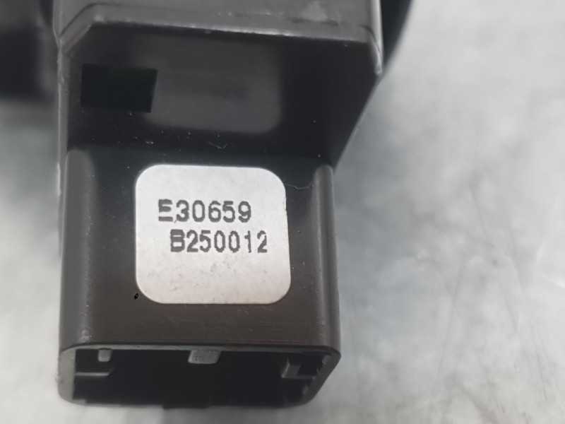 Recambio de mando elevalunas delantero derecho para ford ka (ru8) 1.2 referencia OEM IAM 1571470  