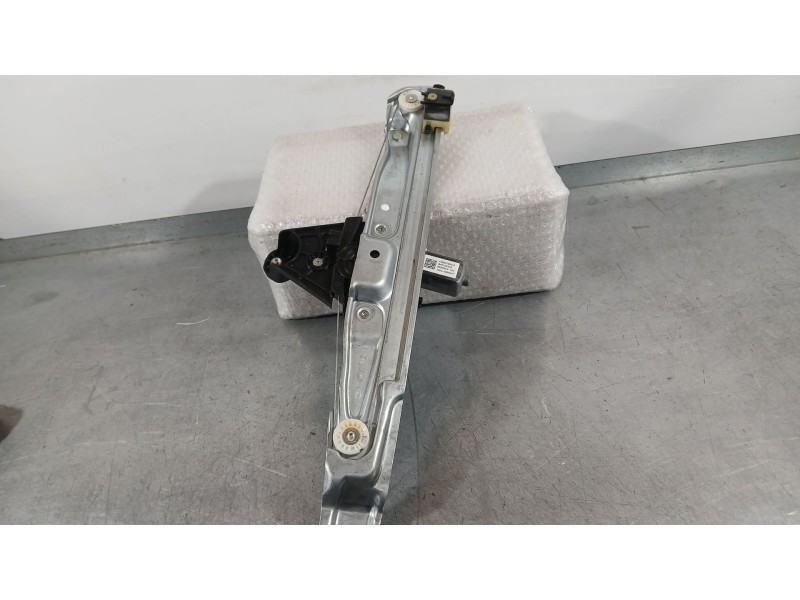 Recambio de elevalunas trasero izquierdo para dacia sandero iii 1.0 tce 90 referencia OEM IAM 827217099R  
