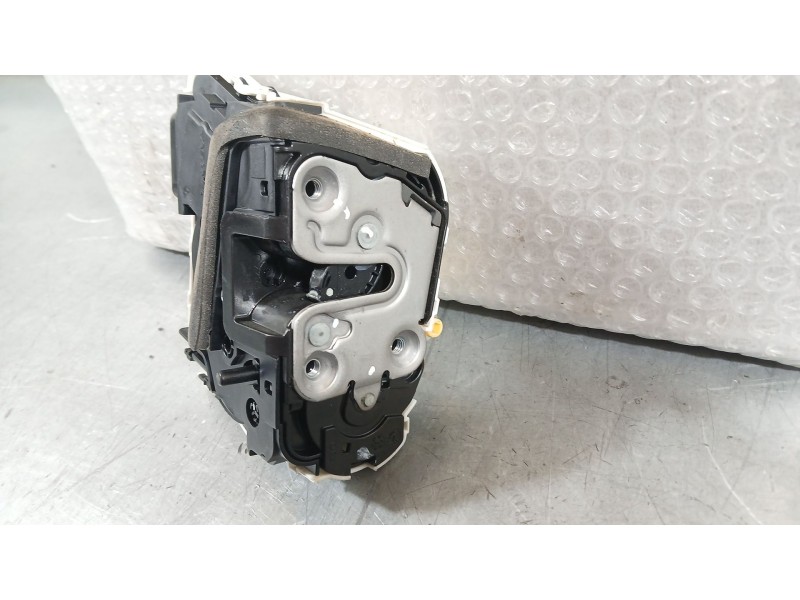 Recambio de cerradura puerta trasera derecha para mg mg 4 (eh32) ev referencia OEM IAM 11095998  