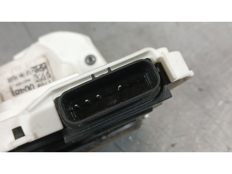 Recambio de cerradura puerta trasera derecha para mg mg 4 (eh32) ev referencia OEM IAM 11095998  