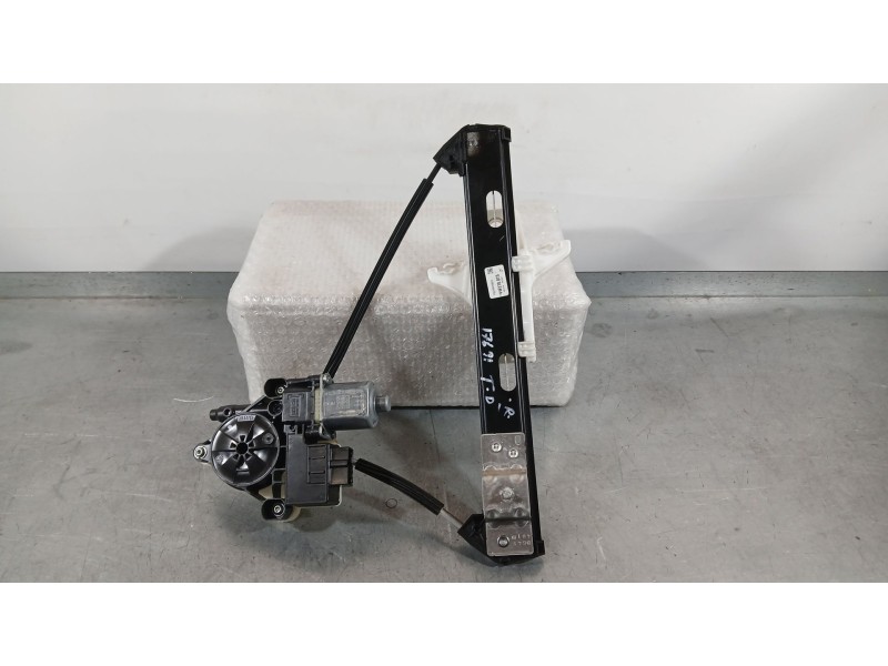 Recambio de elevalunas trasero derecho para volkswagen polo vi (aw1, bz1, ae1) 1.0 tsi referencia OEM IAM 2G6839462E  