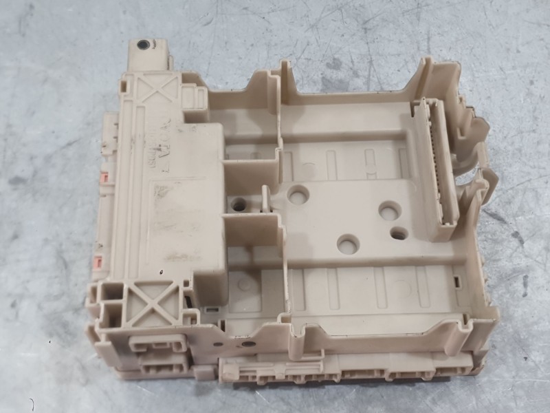 Recambio de caja reles / fusibles para toyota aygo (_b4_) 1.0 vvti (kgb40) referencia OEM IAM 826300H010  