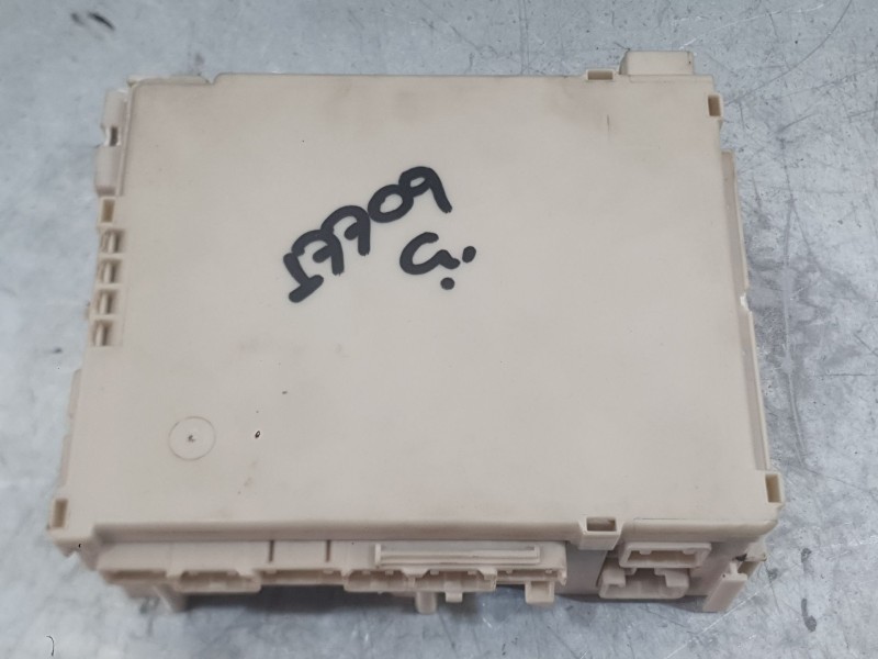 Recambio de caja reles / fusibles para toyota aygo (_b4_) 1.0 vvti (kgb40) referencia OEM IAM 826300H010  