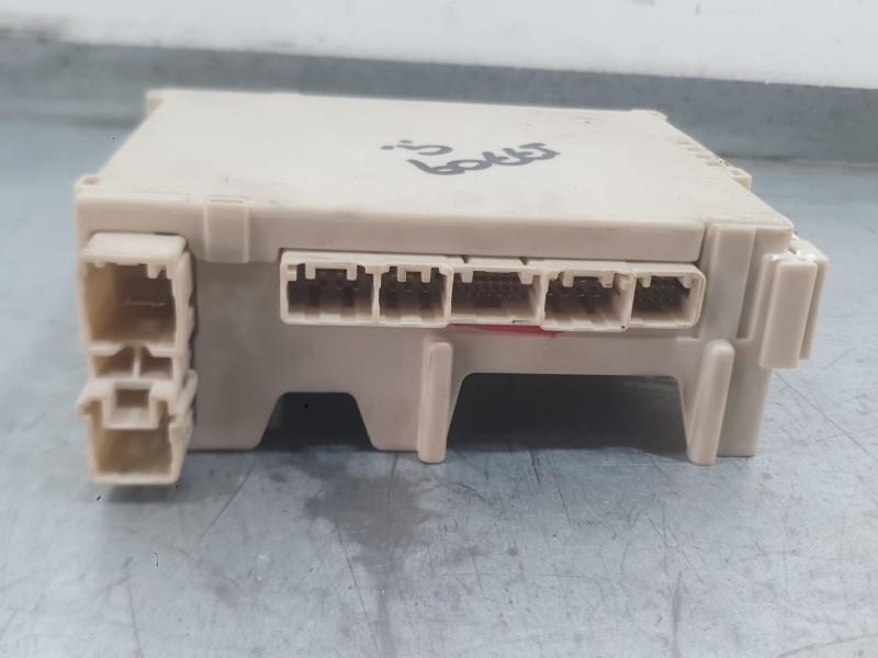 Recambio de caja reles / fusibles para toyota aygo (_b4_) 1.0 vvti (kgb40) referencia OEM IAM 826300H010  