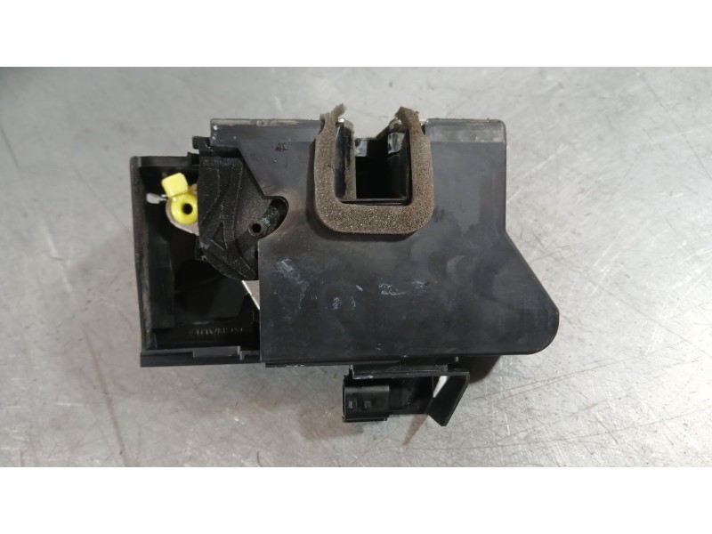 Recambio de cerradura puerta trasera izquierda para dacia sandero iii 1.0 tce 90 referencia OEM IAM 825033052R  