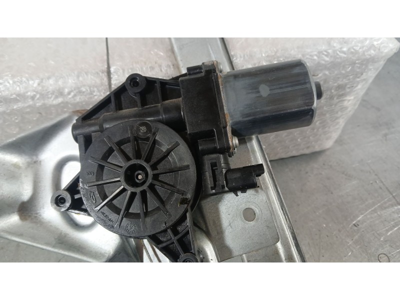 Recambio de elevalunas delantero derecho para dacia duster (hm_) 1.5 dci 115 4x4 (hmad) referencia OEM IAM 807201952R  