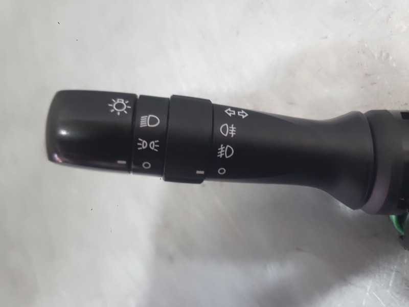 Recambio de mando luces y limpia para toyota aygo (_b4_) 1.0 vvti (kgb40) referencia OEM IAM 841400H040  846520H020