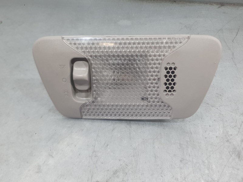 Recambio de luz interior para toyota aygo (_b4_) 1.0 vvti (kgb40) referencia OEM IAM 812600H010B0  