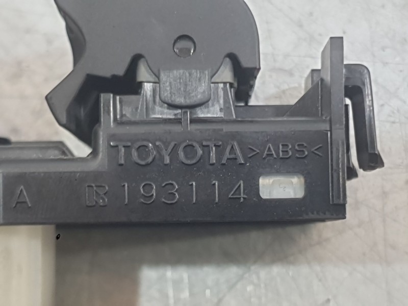 Recambio de mando elevalunas delantero izquierdo para toyota aygo (_b4_) 1.0 vvti (kgb40) referencia OEM IAM 848200H010  