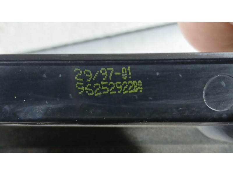 Recambio de piloto trasero izquierdo para peugeot partner monospace (5_, g_) 1.9 d referencia OEM IAM 6350EE  