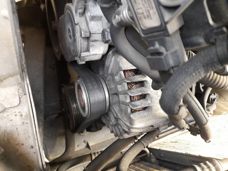 Recambio de alternador para peugeot 5008 (0u_, 0e_) 1.6 hdi referencia OEM IAM 5705AS  