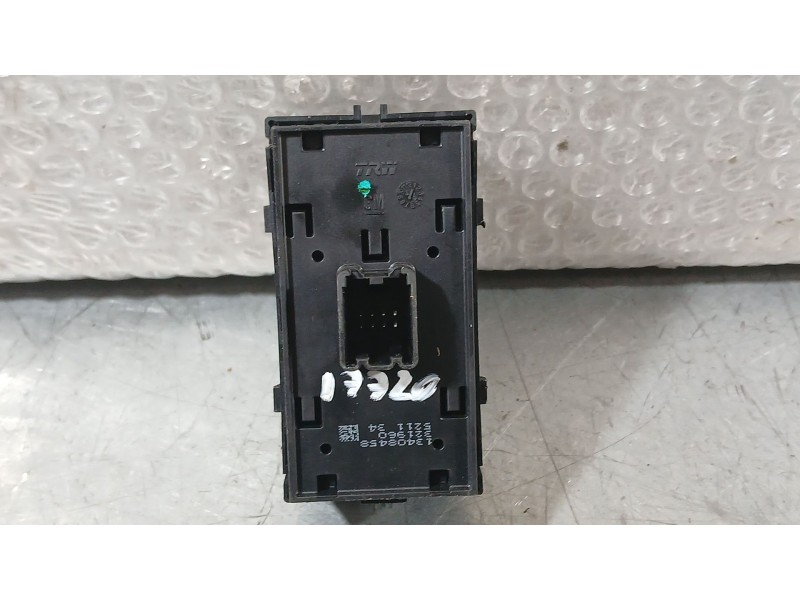 Recambio de mando elevalunas delantero izquierdo para opel astra k (b16) 1.4 turbo (68) referencia OEM IAM 13408458  