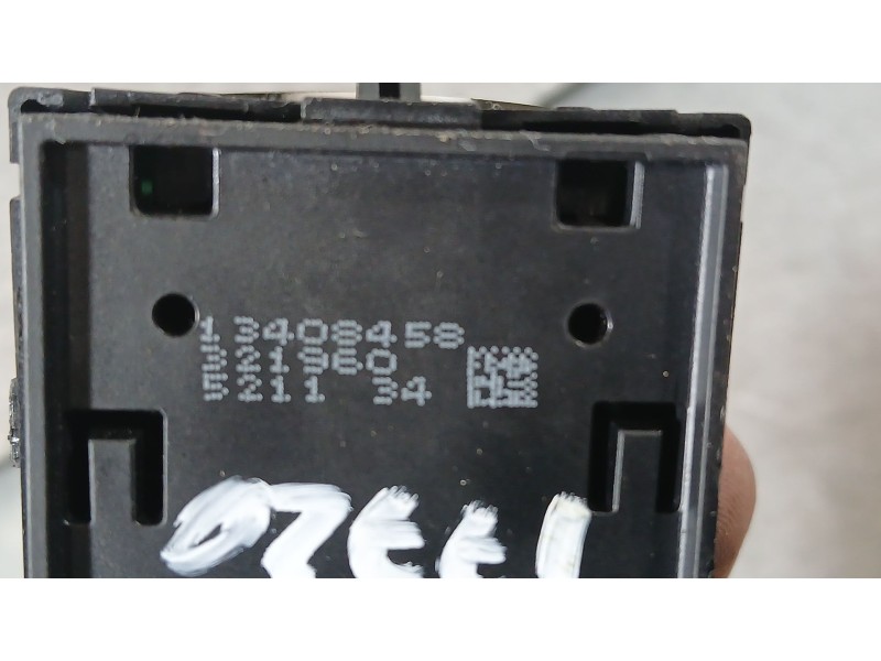 Recambio de mando elevalunas delantero izquierdo para opel astra k (b16) 1.4 turbo (68) referencia OEM IAM 13408458  