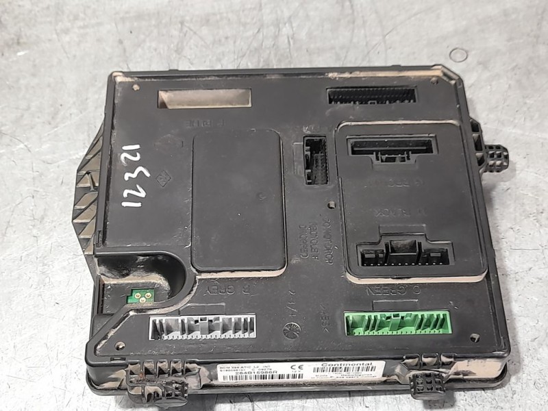 Recambio de modulo electronico para renault megane iii coupe dynamique referencia OEM IAM 284B15986R  