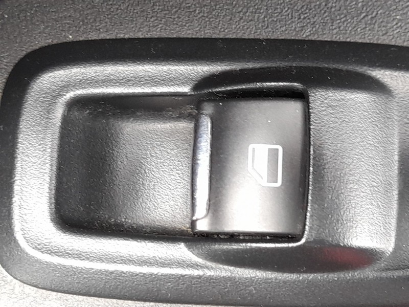 Recambio de mando elevalunas trasero derecho para ford ecosport 1.0 ecoboost referencia OEM IAM 2092818  